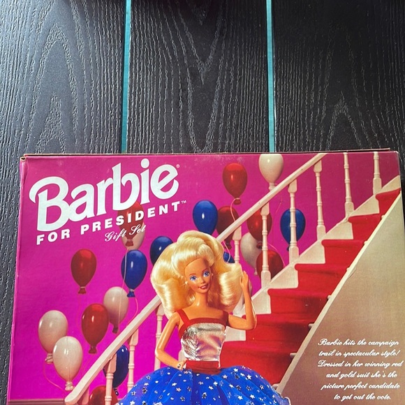 - NRFB - Rare Barbie For President- Recalled for Using Presidential Seal 😳 - Picture 7 of 9